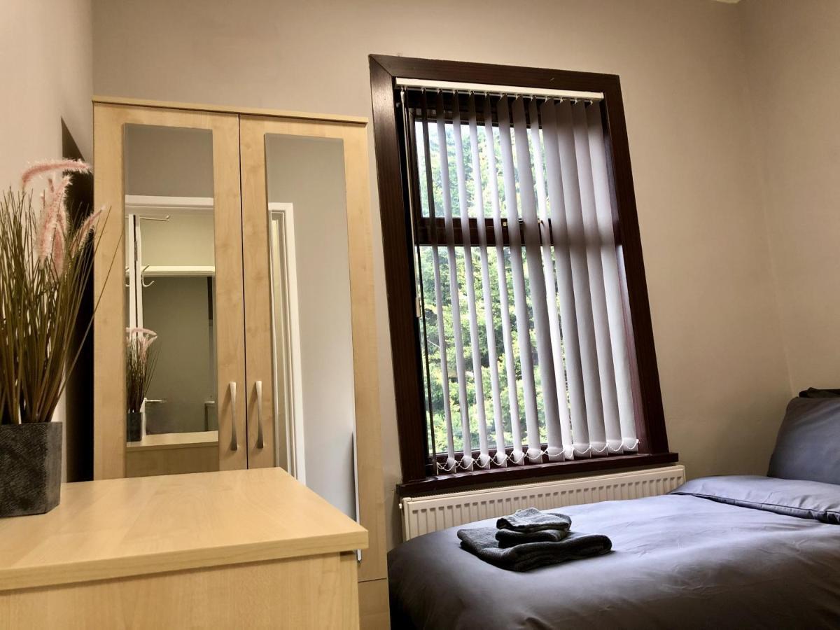 Executive Or Large Family 5-Bed House - Hosted By Hutch Lifestyle Villa โคเวนทรี ภายนอก รูปภาพ